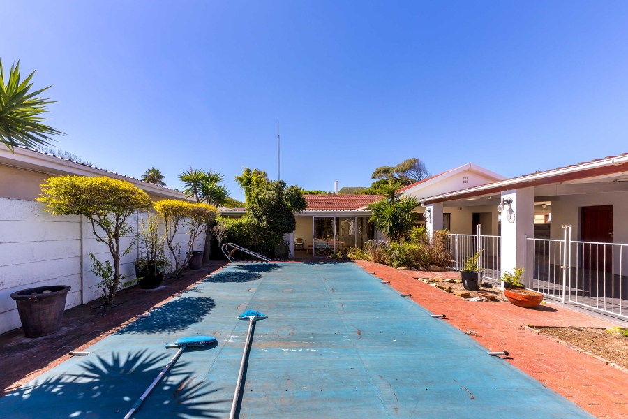4 Bedroom Property for Sale in Heathfield Western Cape
